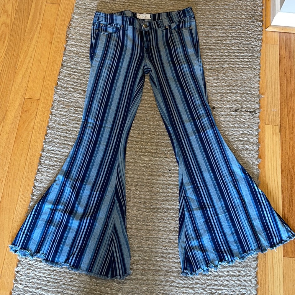 Free People stripe denim blue jeans. Vintage Flare size 29